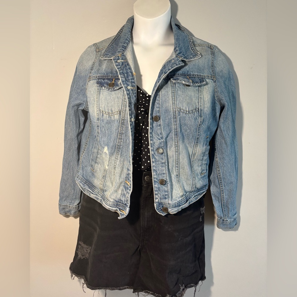 ❤️ Mossimo Supply Co. Light Blue Jean Jacket